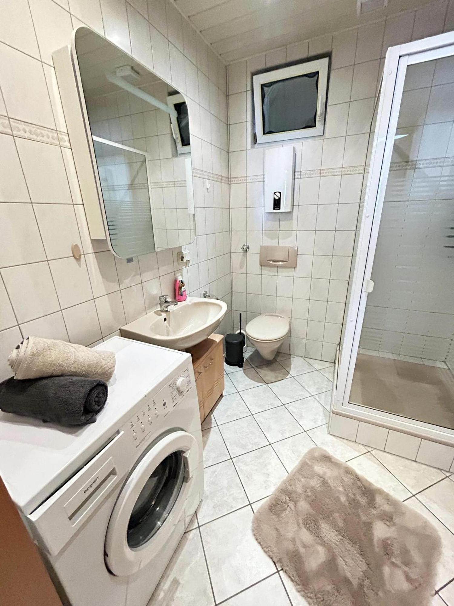 Zentrale Ferienwohnung Trier-Euren Mit Heimkino, Kueche, Wallbox & Kostenlose Fahrraeder Exterior foto