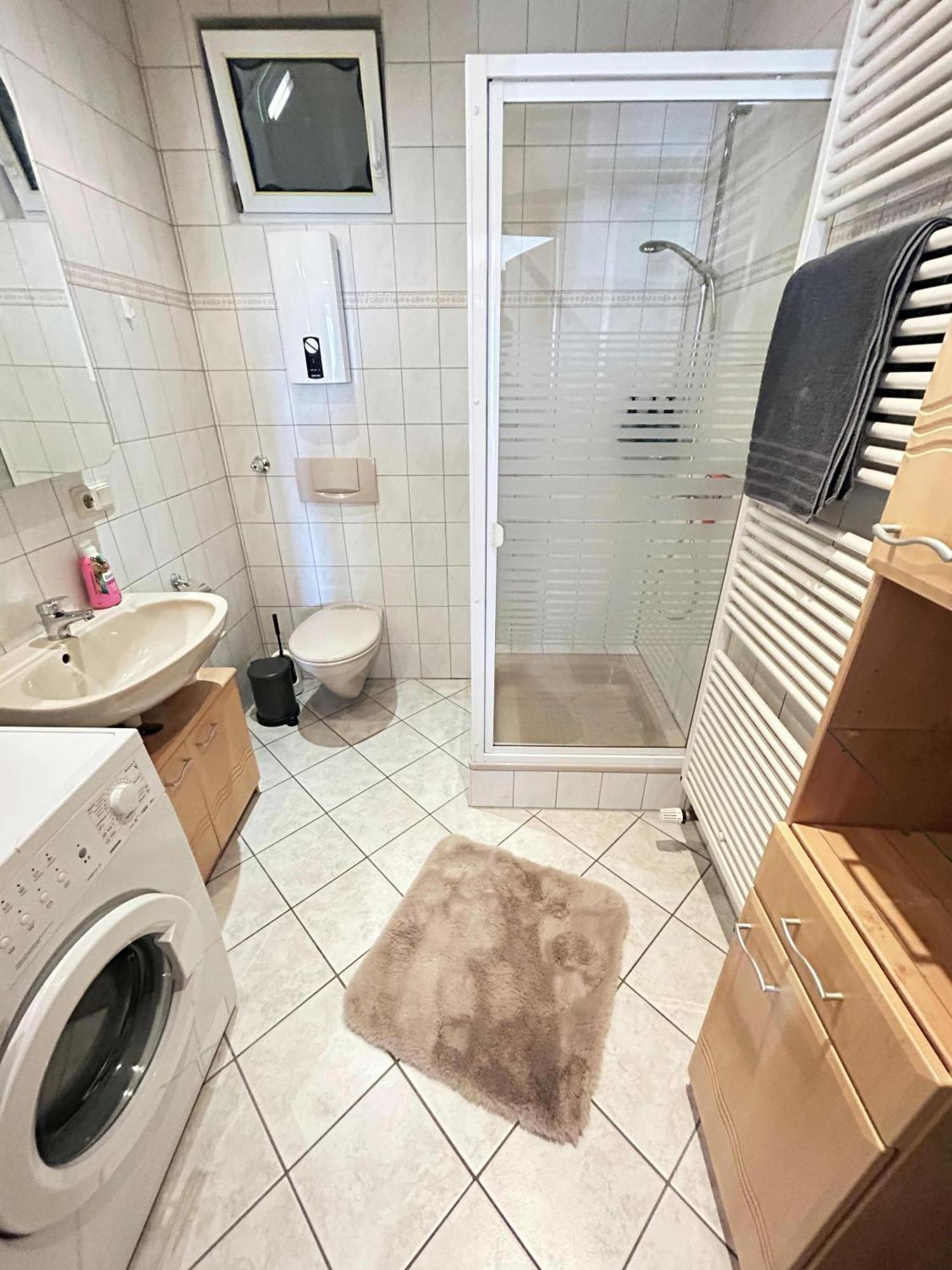 Zentrale Ferienwohnung Trier-Euren Mit Heimkino, Kueche, Wallbox & Kostenlose Fahrraeder Exterior foto